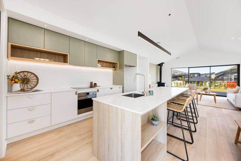 Photo of property in 3 Mason Street, Wanaka, 9305