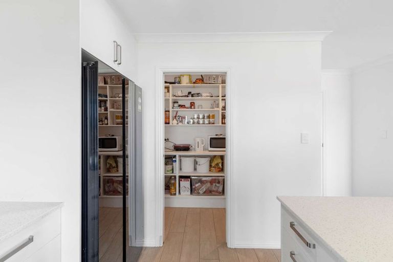 Photo of property in 8 Clonbunny Close, Rolleston, 7614