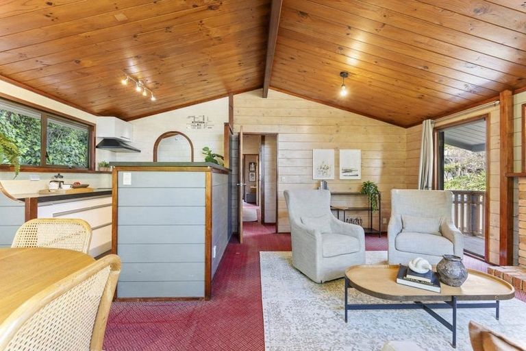 Photo of property in 23 Ambury Place, Merrilands, New Plymouth, 4312