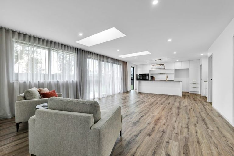 Photo of property in 74 Turuturu Road, Hawera, 4674