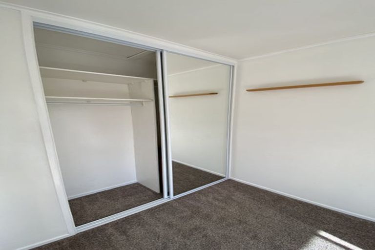 Photo of property in 27 Aplin Place, Birkdale, Auckland, 0626