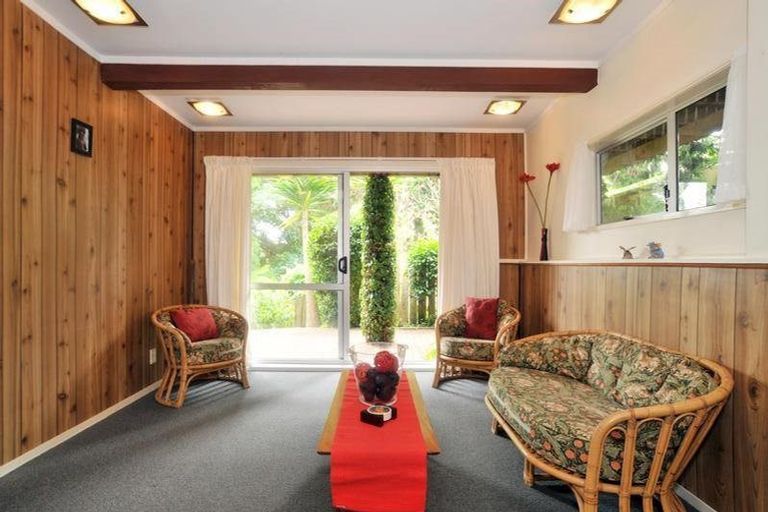 Photo of property in 10 Lauris Place, Birkdale, Auckland, 0626