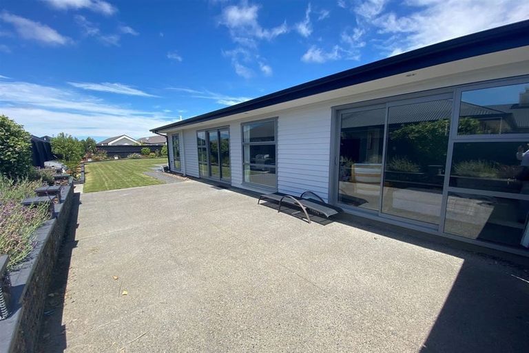 Photo of property in 22 Huntingdon Drive, Rangiora, 7400