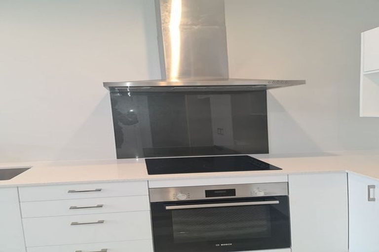 Photo of property in 2 Tai Lane, Whitby, Porirua, 5024