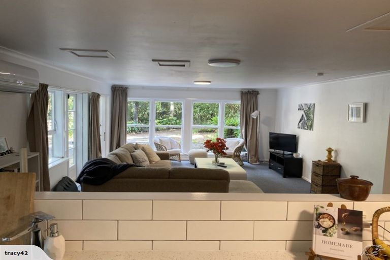 Photo of property in 53a Onedin Place, Titirangi, Auckland, 0604