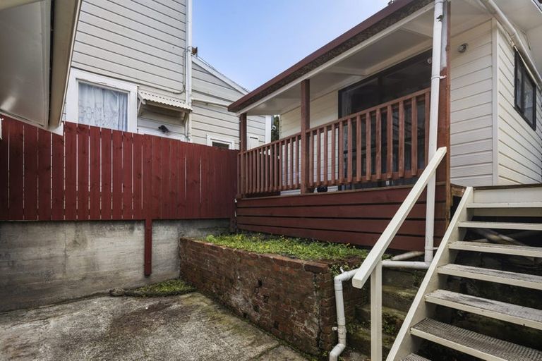 Photo of property in 6 Howard Street, Mount Cook, Wellington, 6021