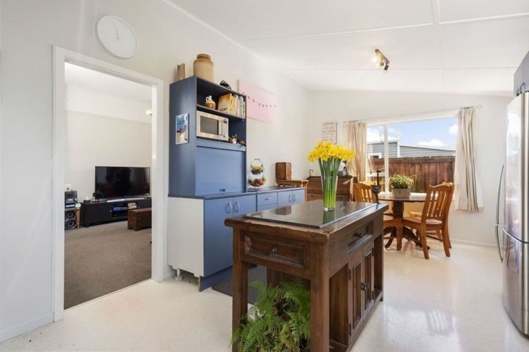 Photo of property in 7 Seymour Street, Hornby, Christchurch, 8042