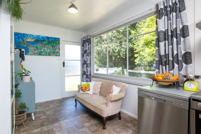 Photo of property in 323 Clifton Road, Te Awanga, 4102