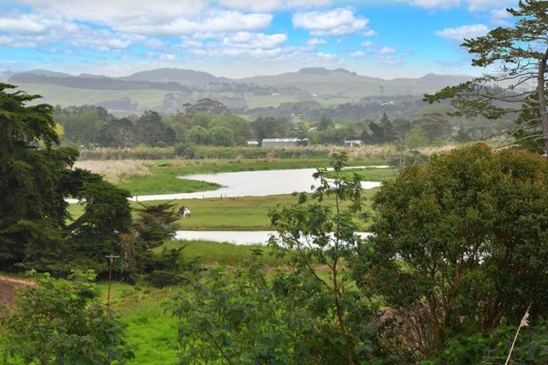 Photo of property in 27a Mangakura Road, Helensville, 0800