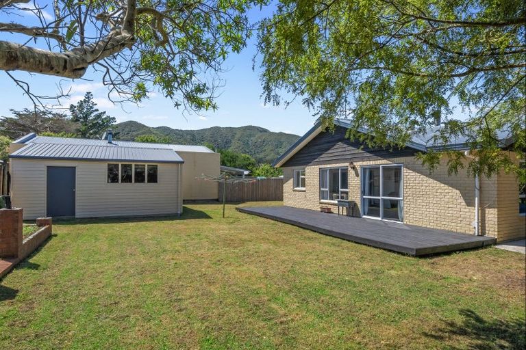 Photo of property in 3 Ipswich Grove, Wainuiomata, Lower Hutt, 5014