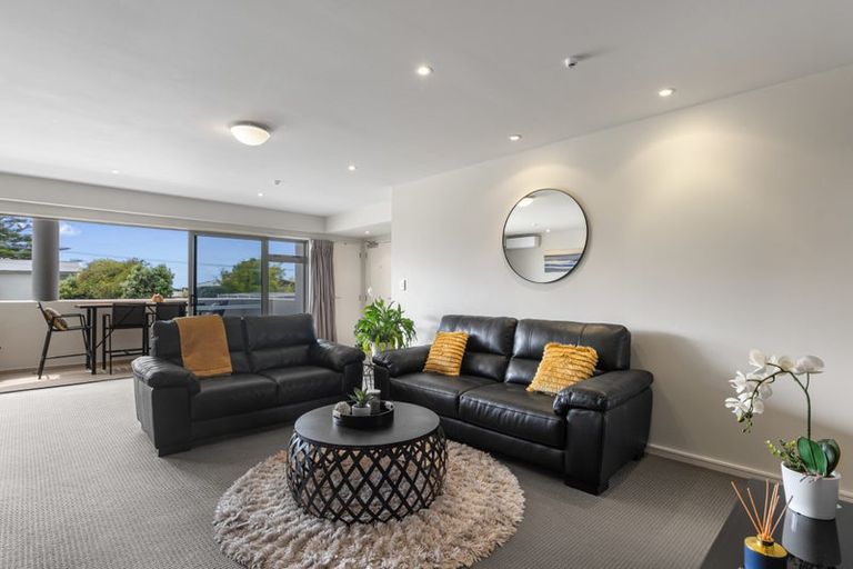 Photo of property in 2/1086 Papamoa Beach Road, Papamoa Beach, Papamoa, 3118