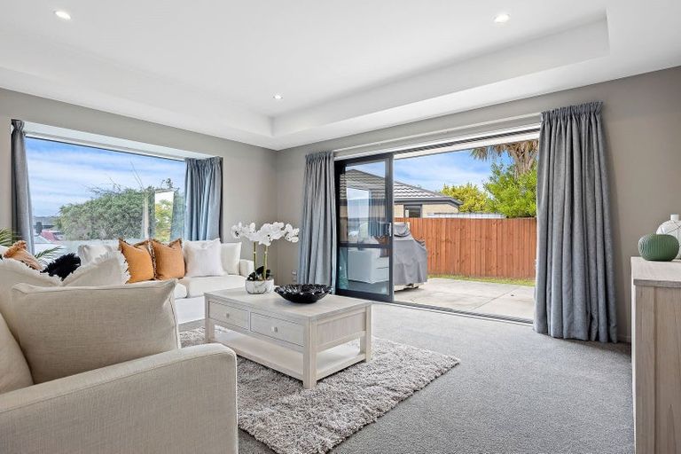 Photo of property in 15 Mollymawk Place, Woolston, Christchurch, 8023