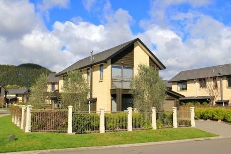 Photo of property in 1 Jade Lane, Paraparaumu, 5032