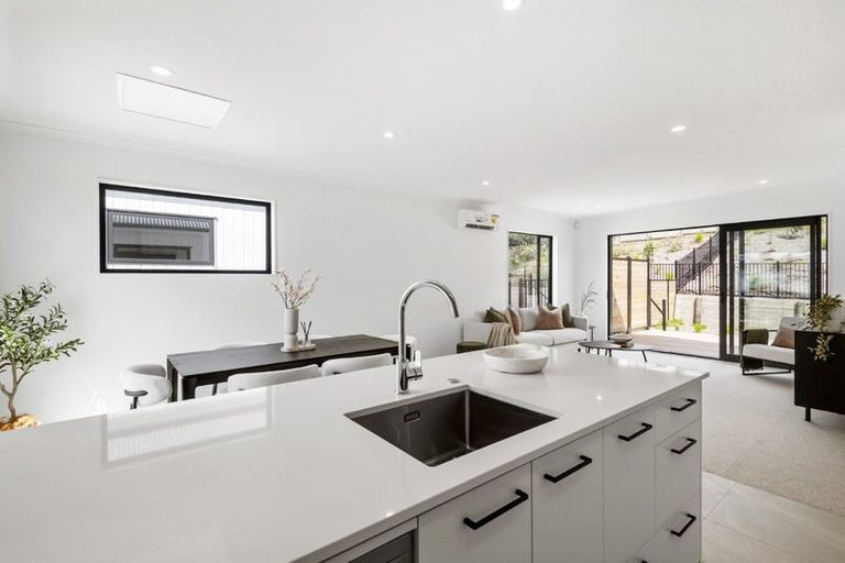 Photo of property in 36b Kukuwai Avenue, Red Beach, 0932