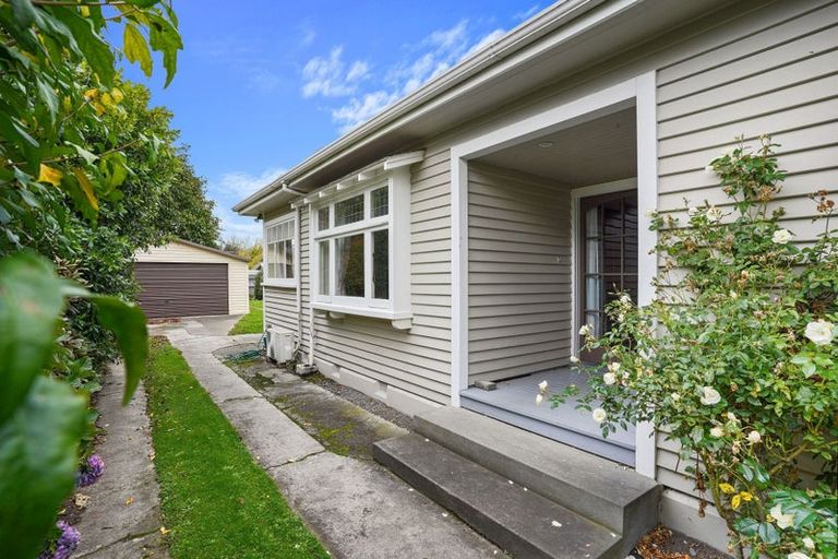Photo of property in 6 Nortons Road, Avonhead, Christchurch, 8042