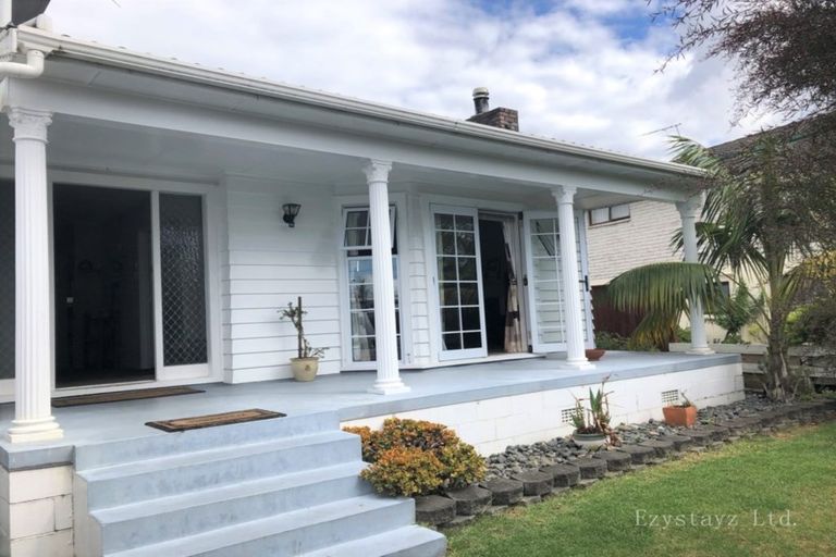 Photo of property in 45 Colwill Road, Massey, Auckland, 0614