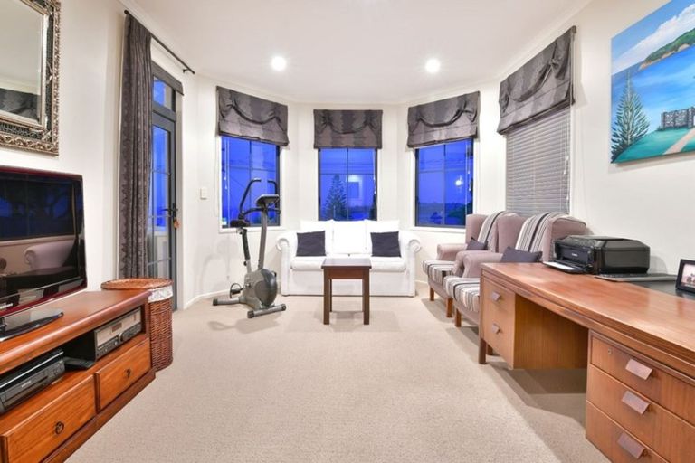 Photo of property in 6 Melandra Road, Stanmore Bay, Whangaparaoa, 0932