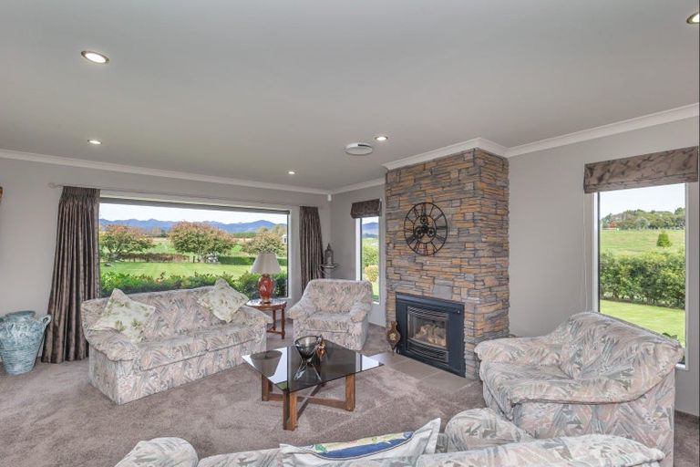 Photo of property in 22 Waipuna Grove, Levin, 5571