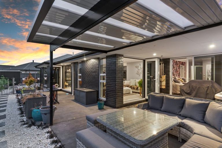 Photo of property in 14 Deans Place, Amberley, 7410