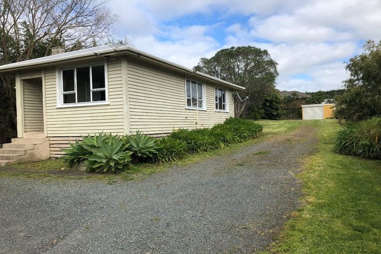Photo of property in 11 Pukemiro Road, Te Kamo, Whangarei, 0112