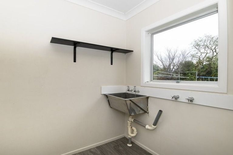 Photo of property in 6 Fox Street, Levin, 5510