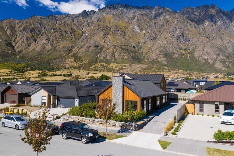 Photo of property in 8 Wheat Street, Jacks Point, Queenstown, 9371