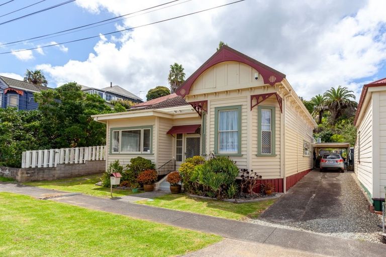 Photo of property in 102 Karaka Road, Thames, 3500
