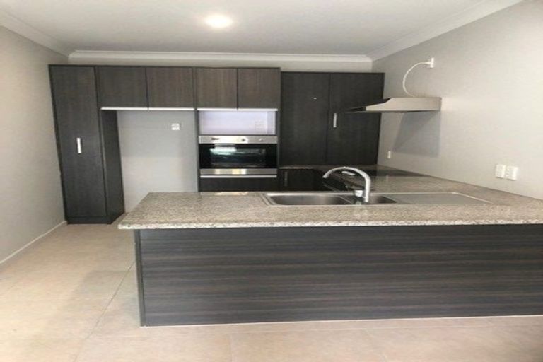 Photo of property in 10/44 Carlos Drive, Flat Bush, Auckland, 2016