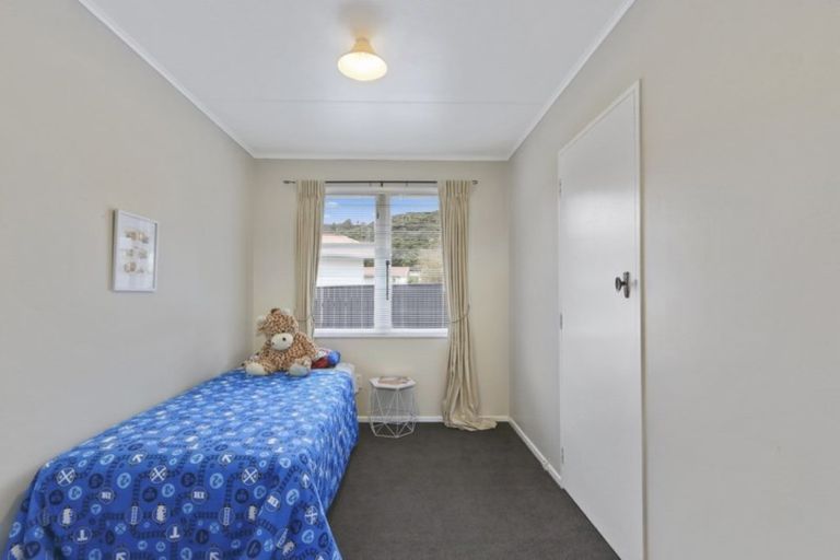 Photo of property in 3 Manurewa Grove, Wainuiomata, Lower Hutt, 5014