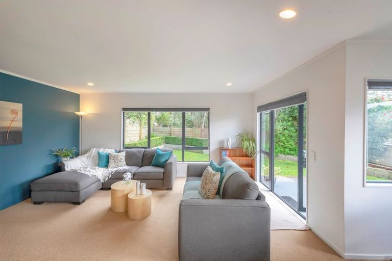 Photo of property in 2 Alister Way, Churton Park, Wellington, 6037