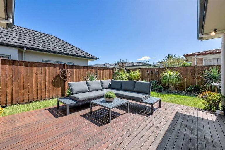 Photo of property in 14 Heidi Crescent, Flat Bush, Auckland, 2016