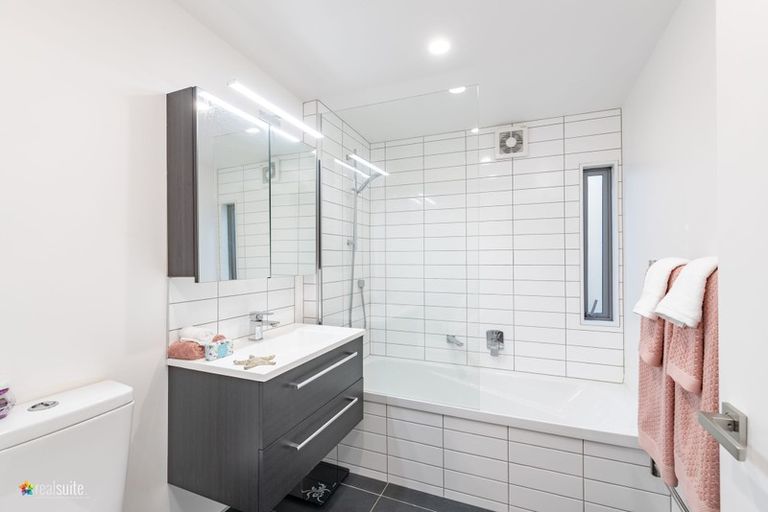 Photo of property in 7u6 Handyside Street, Tawa, Wellington, 5028