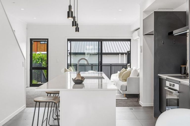 Photo of property in 10 Alexander Willis Crescent, Hobsonville, Auckland, 0616