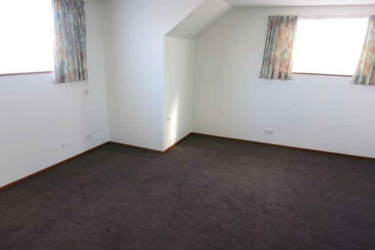 Photo of property in 104 Yaldhurst Road, Sockburn, Christchurch, 8042