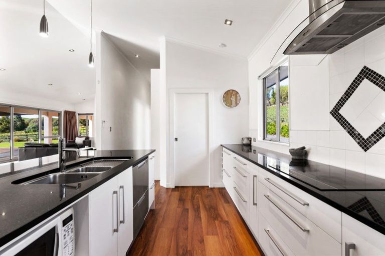 Photo of property in 30 Waipuka Road, Waimarama, Havelock North, 4294