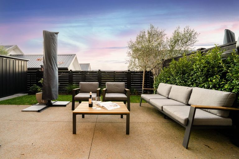 Photo of property in 15 Moki Place, Long Bay, Auckland, 0630