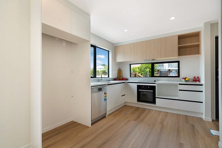 Photo of property in 7/85 Jaemont Avenue, Te Atatu South, Auckland, 0610
