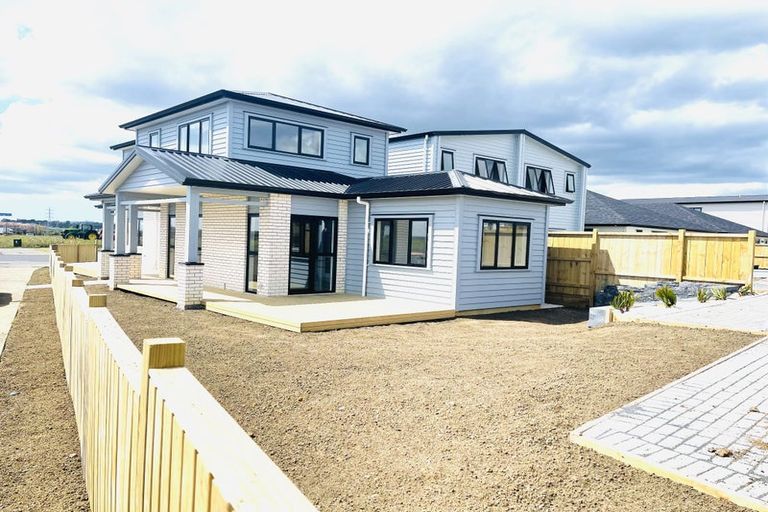 Photo of property in 46 Auranga Drive, Karaka, 2113