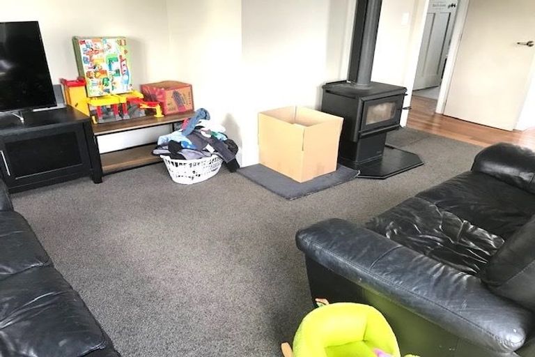 Photo of property in 28 Matenga Street, Waikanae, 5036