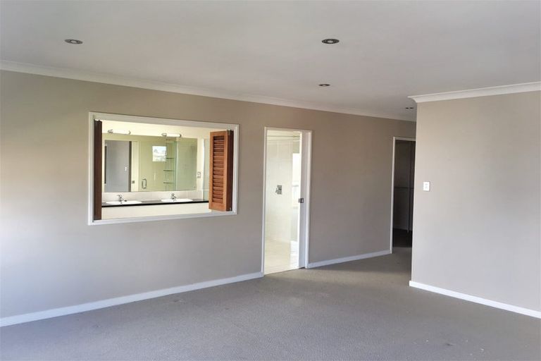 Photo of property in 92a Shakespeare Road, Milford, Auckland, 0620