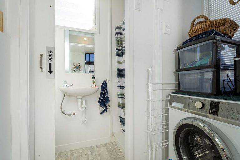 Photo of property in 14 Mermaid Place, Whitianga, 3510