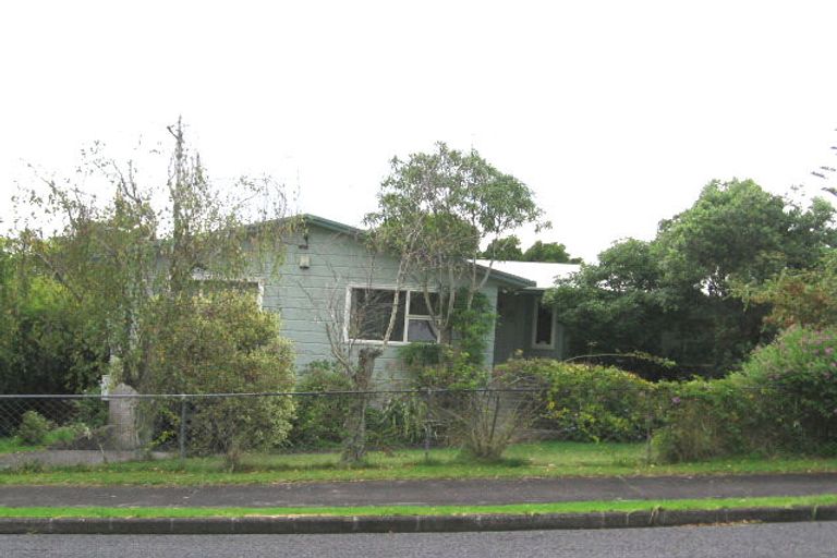 Photo of property in 23 Sherwood Avenue, Te Atatu South, Auckland, 0610