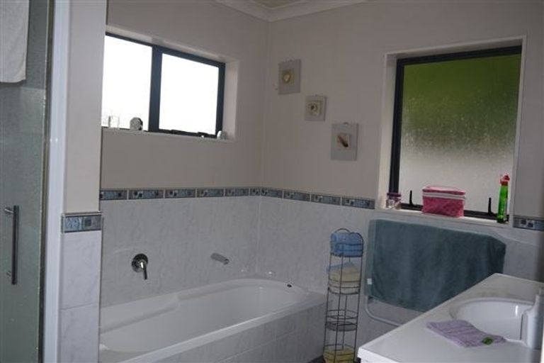 Photo of property in 41b Kelvin Road, Papakura, 2110