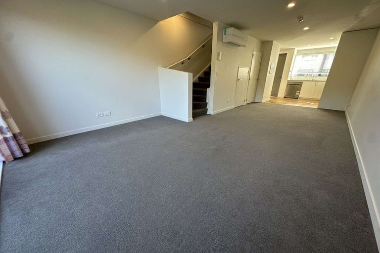 Photo of property in 56 Ara Paiwhenua, Tawa, Wellington, 5028
