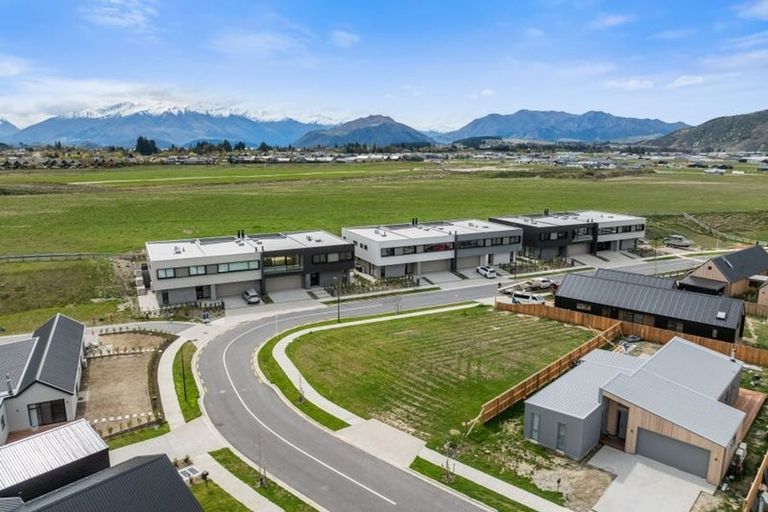 Photo of property in 12 Rubus Street, Wanaka, 9382