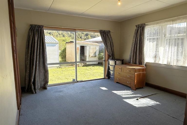 Photo of property in 48 Oxford Street, Taylorville, Greymouth, 7805