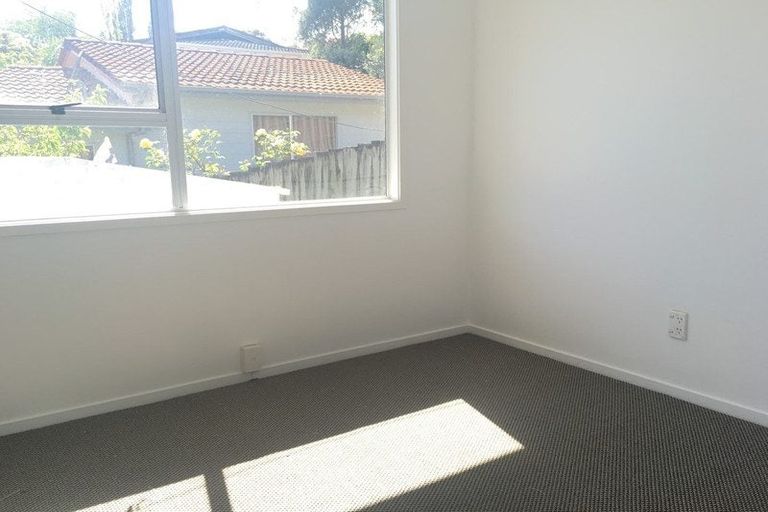 Photo of property in 107 Spinella Drive, Bayview, Auckland, 0629