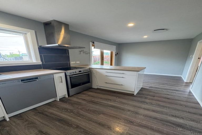 Photo of property in 73 Appleby Crescent, Burnside, Christchurch, 8053