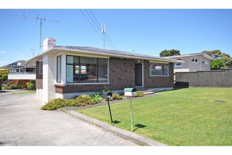 Photo of property in 1/22 Holland Road, Hillcrest, Auckland, 0627