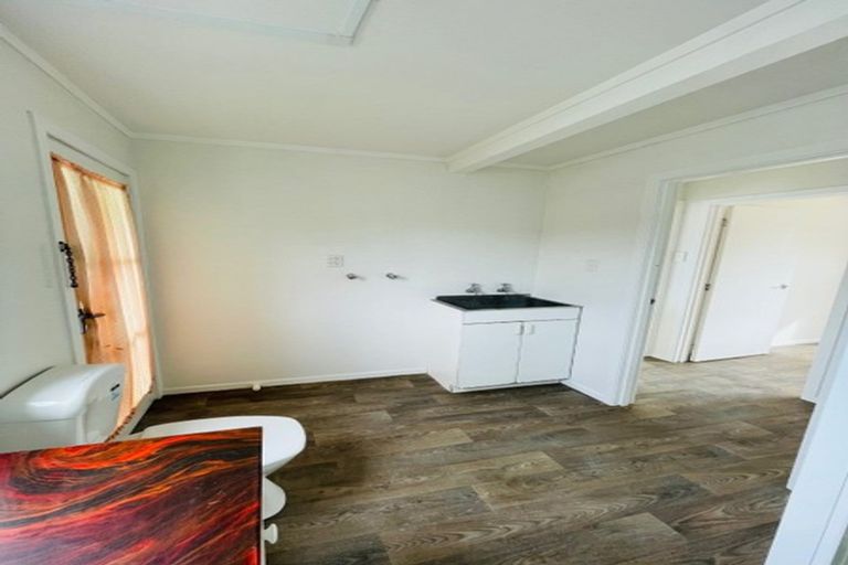 Photo of property in 3 Addison Drive, Glendene, Auckland, 0602